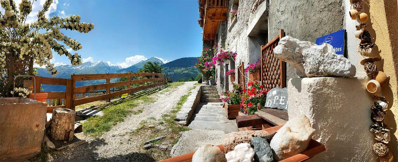 Les Balcons Du Molliebon Séez Exterior foto
